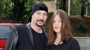 Jump to navigation jump to search. Bohus Matus 46 Nevie Kedy Prestat Presne Opisal Co Robi Len So 16 Rocnou Frajerkou