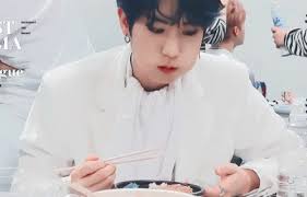 Han Eating Gif Han Eating Eat Discover Share Gifs Crazy Kids Baby Squirrel Kid Memes