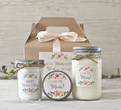 25 Best Mother In Law Gift Ideas For Mother S Day 2020 To Amp Up Your Gift Game Hike N Dip Personalized Mother S Day Gifts Candle Gift Set Mother In Law Gifts