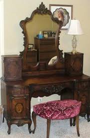 Vanities Old Style Vanity Mirror Bedroom Vanity Old Fashioned Old Style Dressing Table I Vintage Bedroom Furniture Vintage Furniture Antiquing Furniture Diy