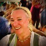 Andrea Botts's Instagram, Twitter & Facebook