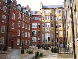 The rooms offer a flat screen tv, air conditioning, and a desk, and getting online is possible, as free wifi is available, allowing you to rest and refresh with ease. Inner Temple Wikipedia