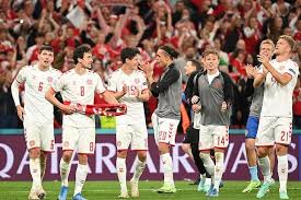 Sementara itu, timnas austria untuk pertama kalinya berhasil melaju ke fase gugur. B4umbgkje4oxxm