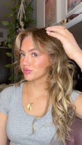 Rachael Pasternak's Instagram, Twitter & Facebook