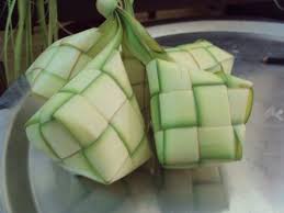 Siapkan kulit ketupat dengan ukuran yang sama agar matangnya bersamaan. Sudah Pernah Coba Ketupat Bawang Ini Dia Cara Buat Ketupat Bawang Tips Untuk Rumah Tangga Kesehatan Dan Life Style Dunia Dapur