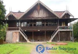 Rumah adat sumatera selatan pada umumnya memiliki bentuk rumah panggung. Rumah Adat Bengkulah Dibangun 1897 Bertahan Hingga Zaman Now Radar Sriwijaya