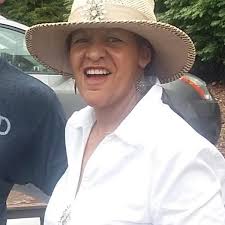 Saugatuck accommodations for short trip?