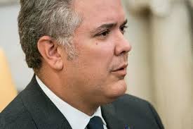 El presidente de Colombia, Iván Duque, anunció en su país 19 días de  aislamiento preventivo, para evitar la propagación del Covid-19. #VíaCNN