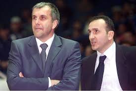 O παοκ ηττήθηκε στην πρεμιέρα των ομίλων του europa league από την τσέλσι, έχοντας σε καλή μέρα ελάχιστους από τους παίκτες του. Kalws Hr8es Mikre Etsi Ezhsa Ton Zeliko Omprantobits Sport Retro Gr