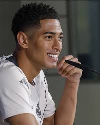 PIC OF THE DAY 🥰❤️💜🤍💯 HALA MADRID