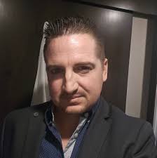 new RV owner ) Quick question how I can plug my battery with only one wire  like I show in the video I don't see anything missing. Thanks in advance!!!