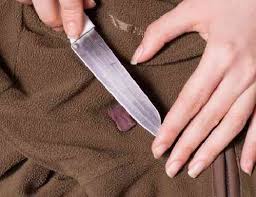 Le chocolat est disponible sous de nombreuses formes, y compris les boissons et barres chocolatées. 9 Astuces Qui Marchent Pour Faire Disparaitre Une Tache De Chocolat