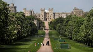 Es el castillo más grande y antiguo, que sigue ocupado en la actualidad, a nivel mundial. Boda Real Inglesa Los Secretos Que Esconden Las Piedras Del Castillo De Windsor
