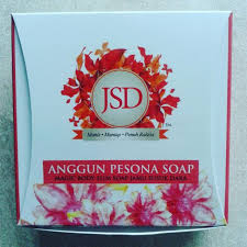 Membantu menegangkan kulit & memecahkan lemak menghilangkan bau badan menghasilkan kulit tubuh yang cantik, licin & lembab.perhatian : Anggun Pesona Soap Mbss Jamususukdaraperak