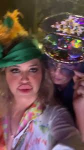 Tis da Season 💜💚💛