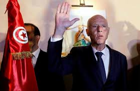 Tunus cumhurbaşkanı kays said, ekonomi ve yatırımı destekleme ile i̇letişim teknolojileri bakanlarını azletti. Tunus Ta Cumhurbaskani Hukumeti Gorevden Aldi Meclisi Feshetti Gazete Davul