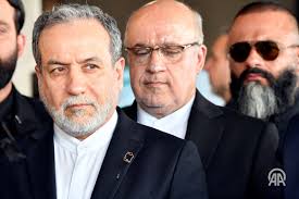 Iranian Foreign Minister Abbas Araghchi said that Tehran is ready to halt  its retaliatory strikes if Israel stops its assault, calling Iran's  response “legitimate self-defense” http://v.aa.com.tr/3599115