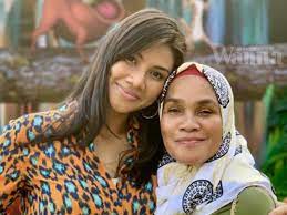 Malaysian royalty who married tunku ismail idris, the heir apparent to the throne of johor. Bersyukur Dibesarkan Ibu Tunggal Ym Che Puan Khaleeda Luah Rasa Hati Buat Mama Tersayang Mingguan Wanita