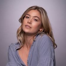 Rose Reid's Instagram, Twitter & Facebook