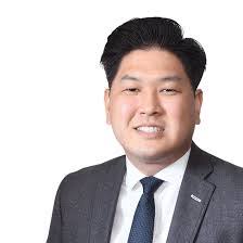 Anthony Yau's Instagram, Twitter & Facebook