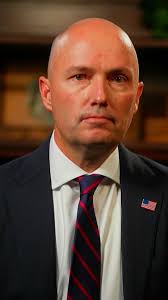 Storm chaser captures 'unprecedented' view of monster hailstones falling  from sky