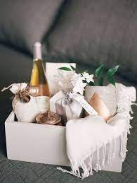 Wedding Gift Basket Geschenkideen Hochzeit Geschenke Geschenke Fur Freund Weihnachten
