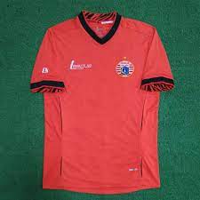 Perkenalan ini digelar di stadion utama persija kali ini bakal mengenakan seragam berwarna merah untuk pertandingan kandang. Persija Jakarta Home Football Shirt 2013 2014