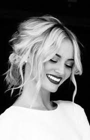 Hallie Russell's Instagram, Twitter & Facebook