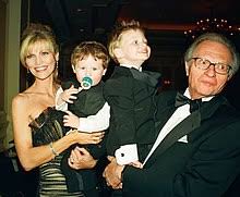 Larry king is going public with the news that he has a son — larry king jr., no less — he didn't acknowledge for 33 years. Larry King Wikipedia