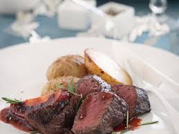 Filet Vom Hirsch Mit Tamarillo Und Kartoffeln Rezept Rezepte Filet Rezepte Hauptspeise