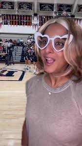 Be at two places at one time with @GameChanger #StreamScoreConnect  #volleyballmom #volleyballgirls #volleyball #ad #greenscreen  #greenscreenvideo