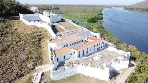✨ Memorial dos Imortais – Corumbá de Goiás ✨ Um lugar onde a história vive,  a memória permanece e os que marcaram nosso passado seguem eternos em  nossos corações. Aqui, cada nome