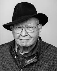 I'm sorry to hear about the passing of N. Scott Momaday. I had the pleasure  of meeting him and taking his portrait for Stanford Magazine a couple of  years ago. He