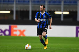 Este é o 176º derby de milâo. Bek Inter Milan Tegaskan Tidak Ingin Hengkang Gilabola Com