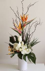 Gifts, toys and table flower arrangements, made of fresh flowers, can decorate wedding tables, create unique party or special dinner table decorating ideas and make wonderful toy. 180 Modern Flower Arrangements Ideas Flower Arrangements Modern Flower Arrangements Modern Flower