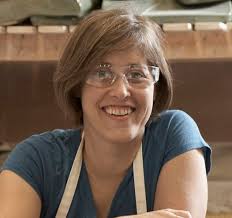 Sarah Lindley's Instagram, Twitter & Facebook