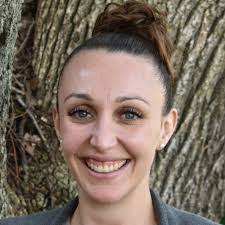 Kelly Mcleod's Instagram, Twitter & Facebook