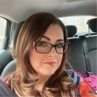 Kelly Bain's Instagram, Twitter & Facebook