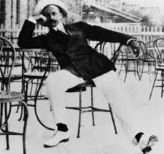Visualizza altre idee su futurismo, alessandria d'egitto, tipografia a mano. Filippo Tommaso Marinetti Italian French Author Britannica