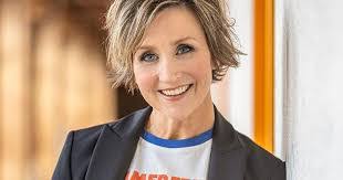 Gena Fischer's Instagram, Twitter & Facebook