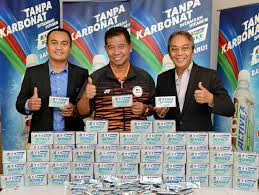 Its subsidiaries include f&n beverages marketing sdn bhd, f&n dairies (malaysia) sdn bhd, f&n dairies manufacturing sdn bhd and f&n beverages manufacturing sdn bhd. 100plus Sacet Untuk Atlet Negara
