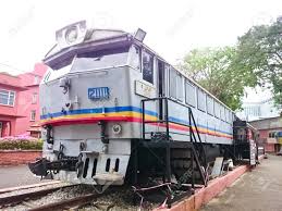 Sebagai contoh, jika anda ingin menaiki kereta api dari biarritz, perancis ke san sebastian, sepanyol, kereta api tersebut akan berhenti di irun di mana anda perlu menaiki jambatan dan kemudiannya menukar kereta api untuk sampai ke san sebastian. Old Tren Keretapi Tanah Melayu Berhad Ktmb Display At Melaka Stock Photo Picture And Royalty Free Image Image 99590848