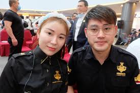 Get the official news and activity update about dato' sri liow soon hee from our official portals. Kee Hua Chee Live Dato Sri Liow Soon Hee Donated His 4th Ambulance Worth Rm 142 000 To Community Policing Malaysia Today 26 July 2020 Malaysia S Youngest And Most Handsome Philanthropist Dato Sri