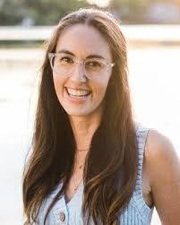 Shannon Williams's Instagram, Twitter & Facebook