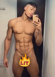 TW Pornstars - 4 pic. GUY 🇦🇺🏳️‍🌈. Twitter. No words required. 😘🤤🤤 @ roimos. 3:10 AM - 29 Jan 2022