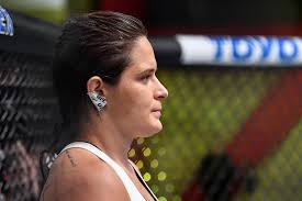 Make your goal to learn what the speaker thinks and feels, not to change what the speaker . Lara Procopio Ufc