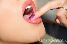 Sunny Leone: Sunny Leone teases us nude... - Mobile Porn