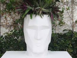 Vondom Blumentopf Adan Gross Kaufen Im Borono Online Shop Blumentopf Beliebte Blumen Pflanzkubel