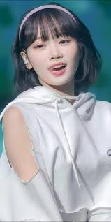 ルセラフィム舌ペロ