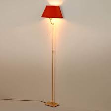 Stehleuchte Holz Dreibein Stehleuchte Led Modern Gunstige Stehleuchten Moderne Design Stehlampe Studio Schwarz G Roter Lampenschirm Lampentisch Stehlampe